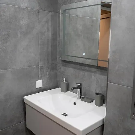 Apartman Urban Elegance By Eagles' Bridge *