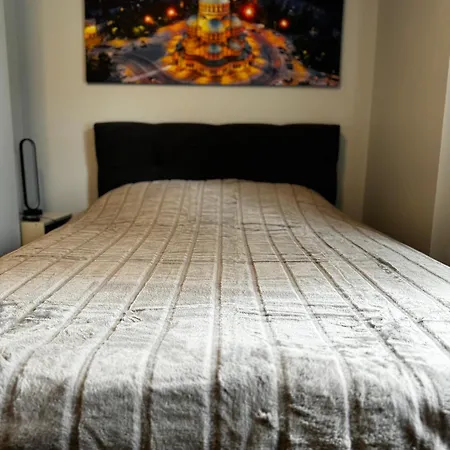 Urban Elegance By Eagles' Bridge Apartman *