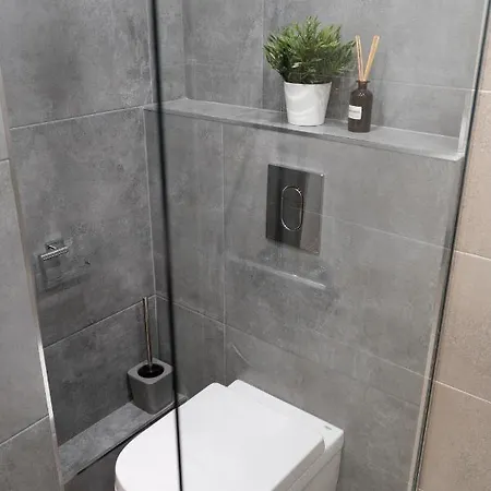 Urban Elegance By Eagles' Bridge Appartement *