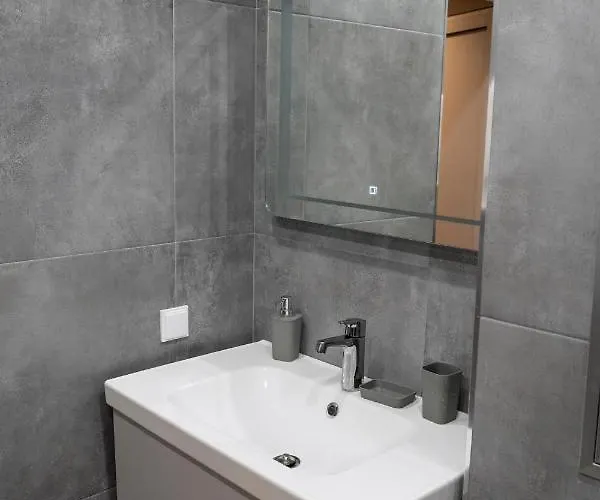 Appartamento Urban Elegance By Eagles' Bridge *