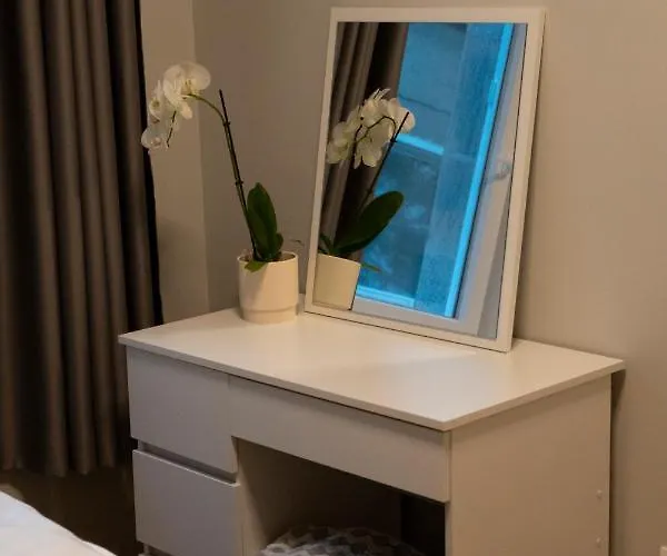 Urban Elegance By Eagles' Bridge Apartamento Sofía